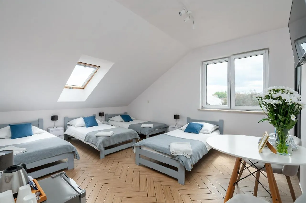 Holiday home Sleeply Pensjonat Zlotniki- Dom Dla 18 Osob Wroclaw