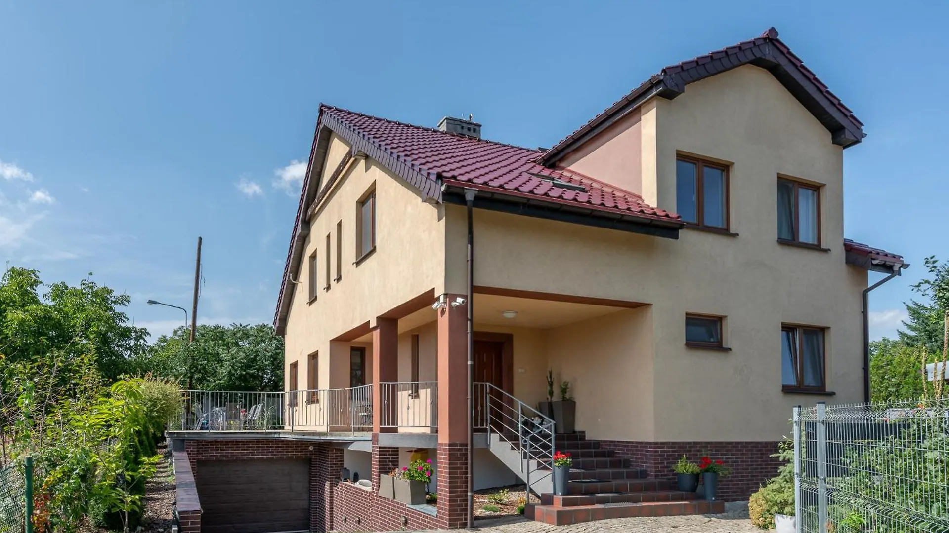 Holiday home Sleeply Pensjonat Zlotniki- Dom Dla 18 Osob Wroclaw